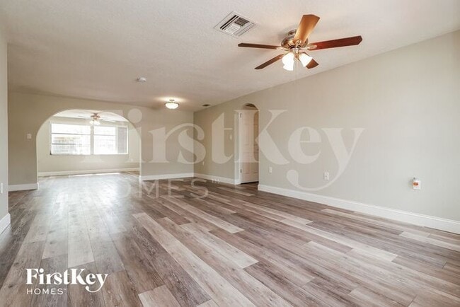 Building Photo - 9305 Ledgestone Ln