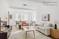 Building Photo - 300 E 57th St
