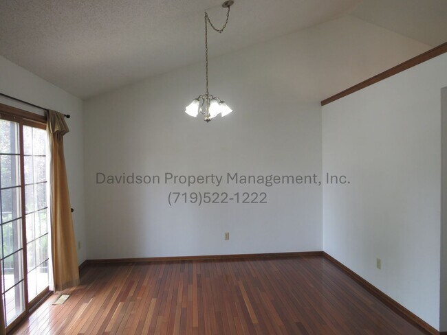 Building Photo - Stunning 4 Bedroom House in West Colorado ...