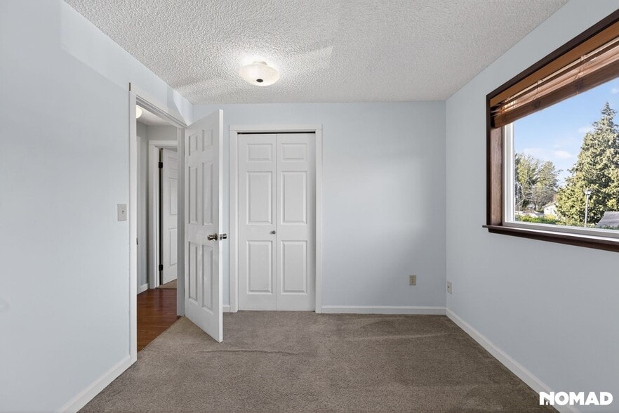 Building Photo - 5615 S 141st St