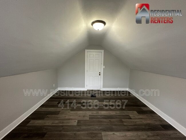 Building Photo - 4220 W Hampton Ave