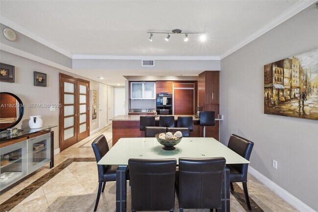 Building Photo - 1830 S Ocean Dr