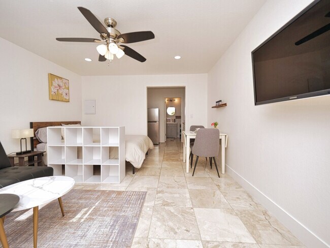 Building Photo - 323 Blossom Valley Dr