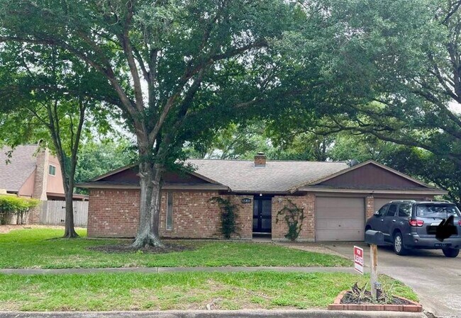 Primary Photo - 15811 Oakendell Dr