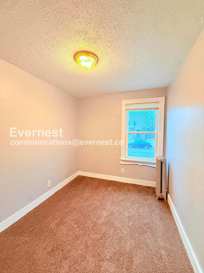 Building Photo - 8000 Pilgrim St