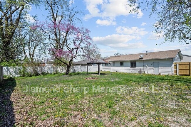 Building Photo - 807 Estate Dr