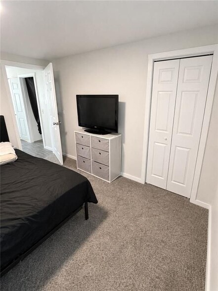 Building Photo - 85 Pleasant St