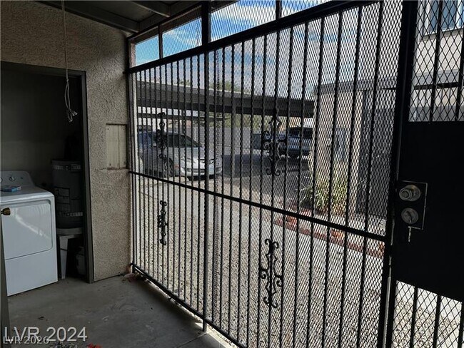 Building Photo - 3502 Rio Robles Dr