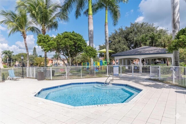 Building Photo - 10730 NW 66th St