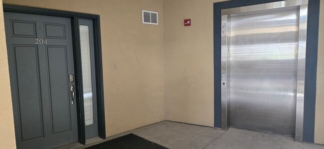 Building Photo - Fully Furnished 3 Bed 2 Bath in Provo
