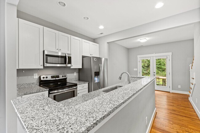 Building Photo - Charming Cape Cod in Tuscaloosa Lakewood!