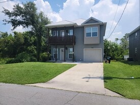 Building Photo - 652 Helen Ave