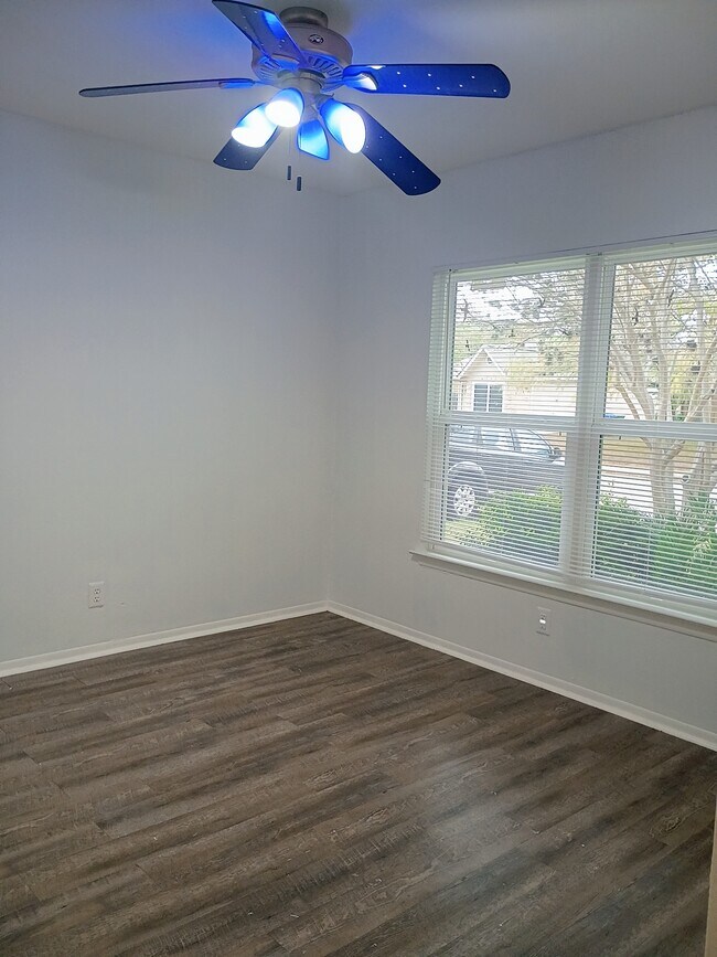 Building Photo - 9742 Hidden Rock