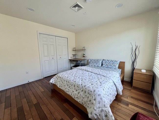 Building Photo - 42 Evergreen Cir