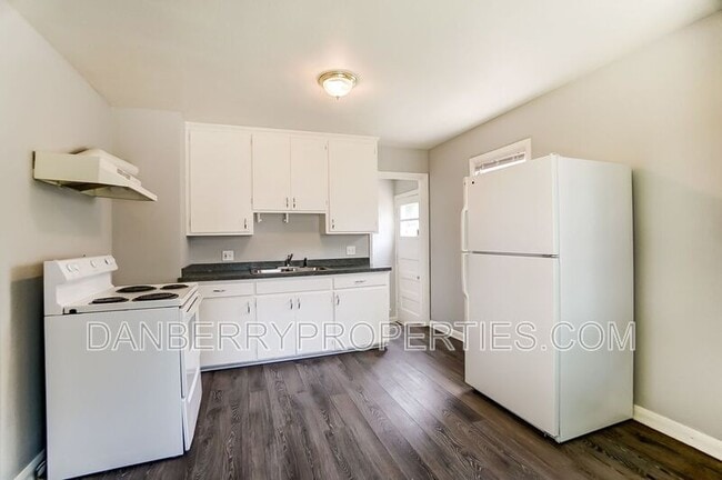 Building Photo - 818 Brookley Blvd