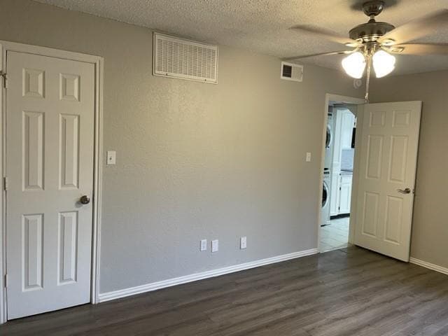 Building Photo - 9831 W Walnut St