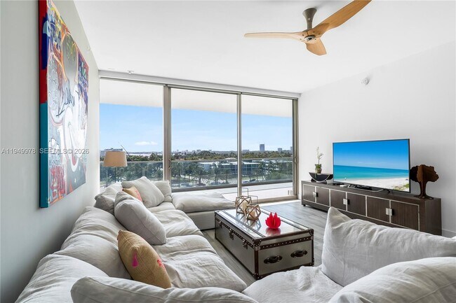 Building Photo - 10201 Collins Ave