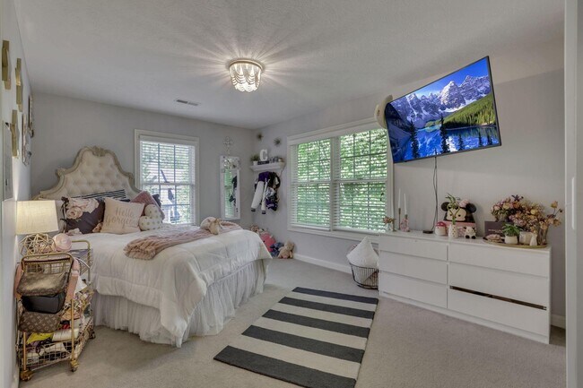 Building Photo - 7097 Pleasant Colony Cir