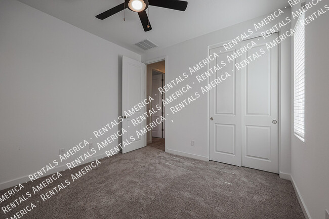 Building Photo - 1117 N Jay Pl