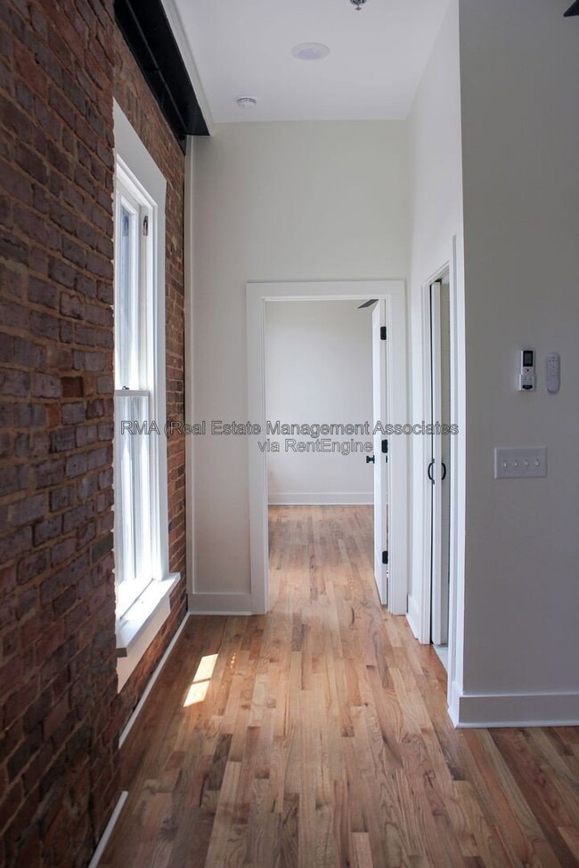Building Photo - 6 Zebulon Street