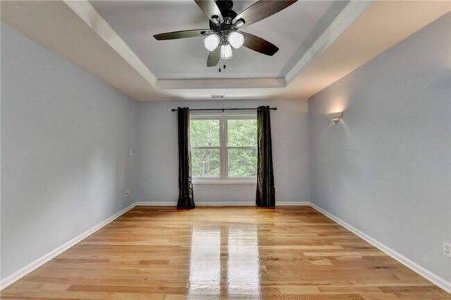 Building Photo - 2455 Kirkstone Dr