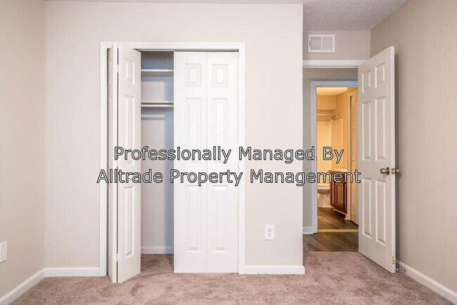Building Photo - 9401 Doral Ct