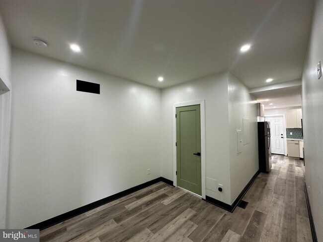 Building Photo - 2539 N Marshall St