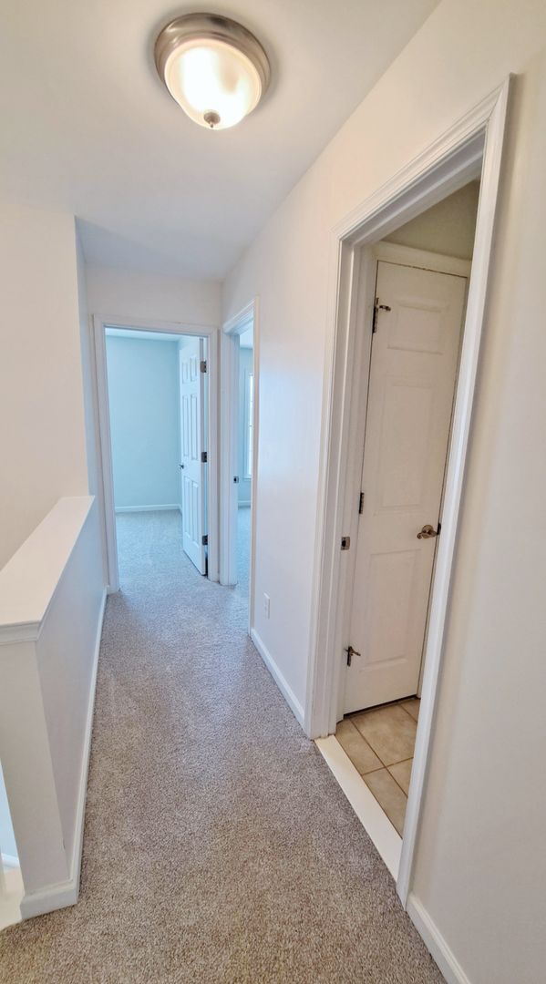 Building Photo - 3 Bed / 2 Full and 2 Half Bath Single Family Townhome