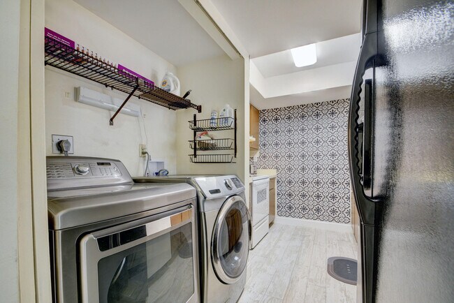 Building Photo - 1348 The 12th