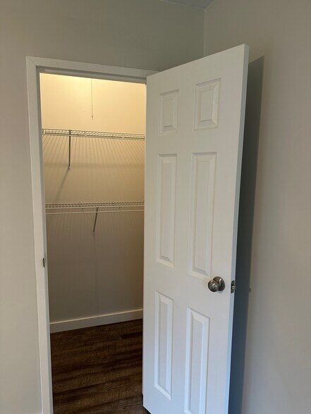 Building Photo - 32 Lancaster Est