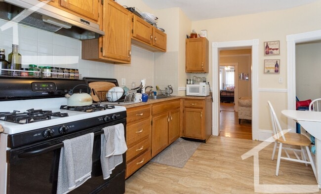 Building Photo - Very spacious 3 bed in Brookline...