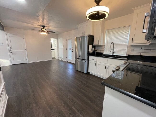 Building Photo - 1306 N 42nd St