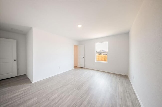 Building Photo - 2867 Rosefinch