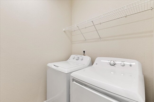 Building Photo - The Sierra - Beautiful 2 Bedroom Luxury Townhome with Loft, 2.5 Bath and 2 Car Garage