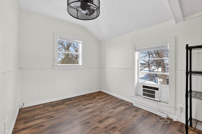 Building Photo - 120 S Main St