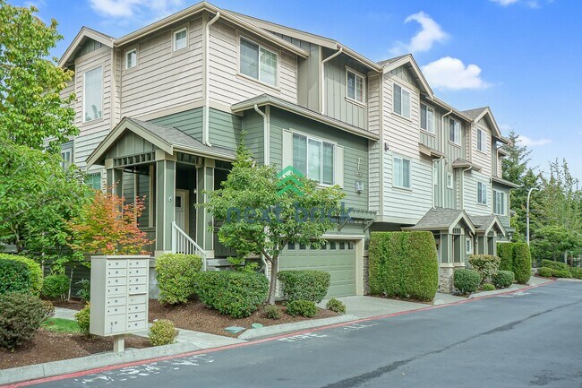 Building Photo - 4 Bed and 2.5 Bath Beautiful Condo is Avai...