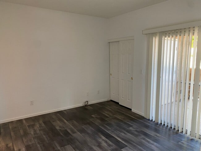 Building Photo - 2br with wood flooring on first floor in g...