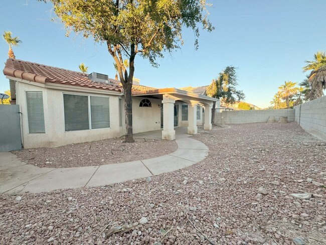 Building Photo - Newly Remolded Open Floor Plan One-Story 3 bedrooms & 2 Baths Home