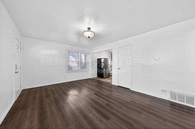 Building Photo - 334 Mueller Ave