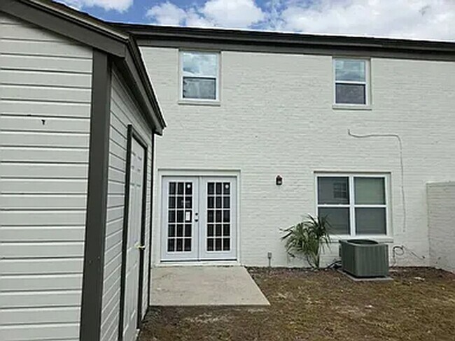 Building Photo - 4 Brookwood Cir