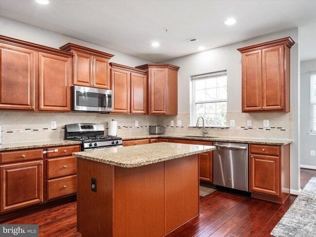 Building Photo - 7812 Sunhaven Way