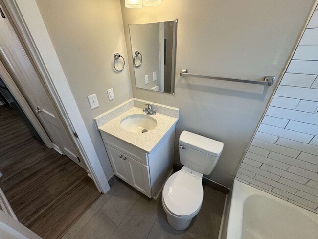 Building Photo - Cozy 1 Bedroom Apartment in the Heart of W. GVL. Steps from Unity Park and Pendleton St.