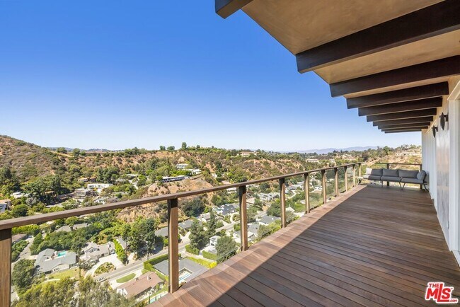 Building Photo - 2235 Gloaming Way