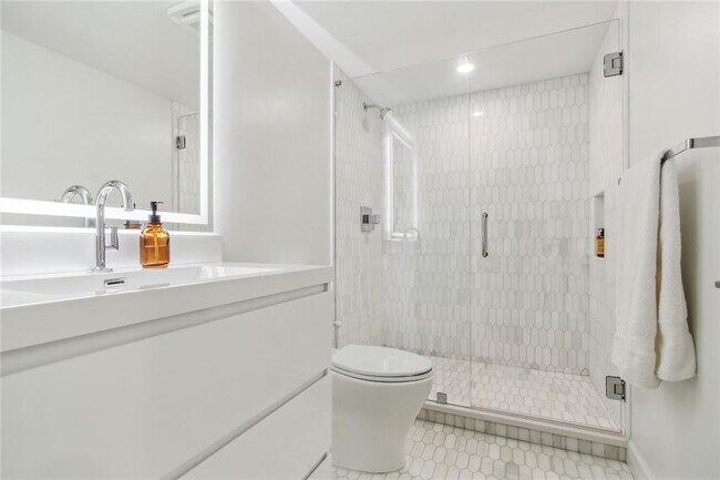 Building Photo - 2066 Amberwood Way NE