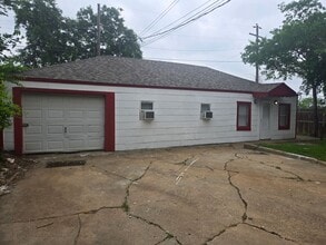 Building Photo - 2604 Bomar Ave