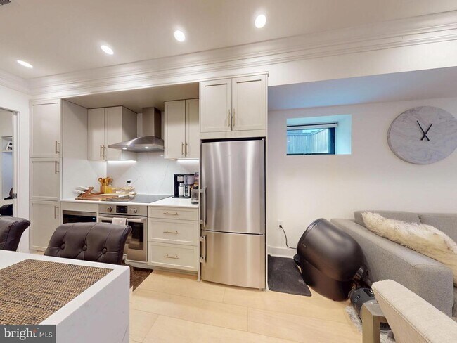 Building Photo - 2642 39th St NW