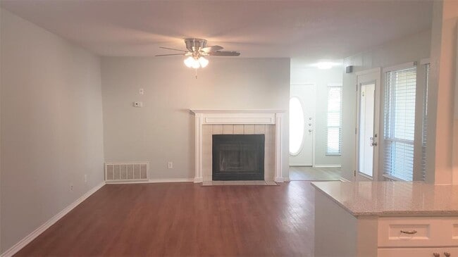 Building Photo - 371 Fantail Loop