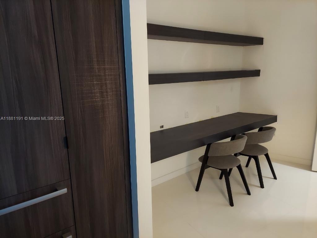 Building Photo - 851 NE 1st Ave