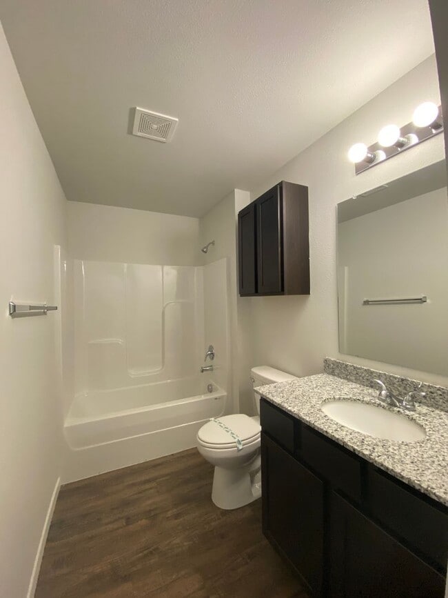 Building Photo - NOW PRELEASING — Charming 3-Bedroom | 2-Bath Home in Regency Park