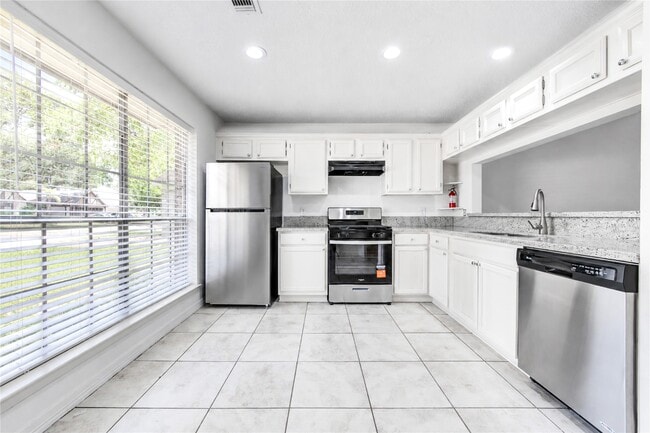 Building Photo - 21419 Park Orchard Dr